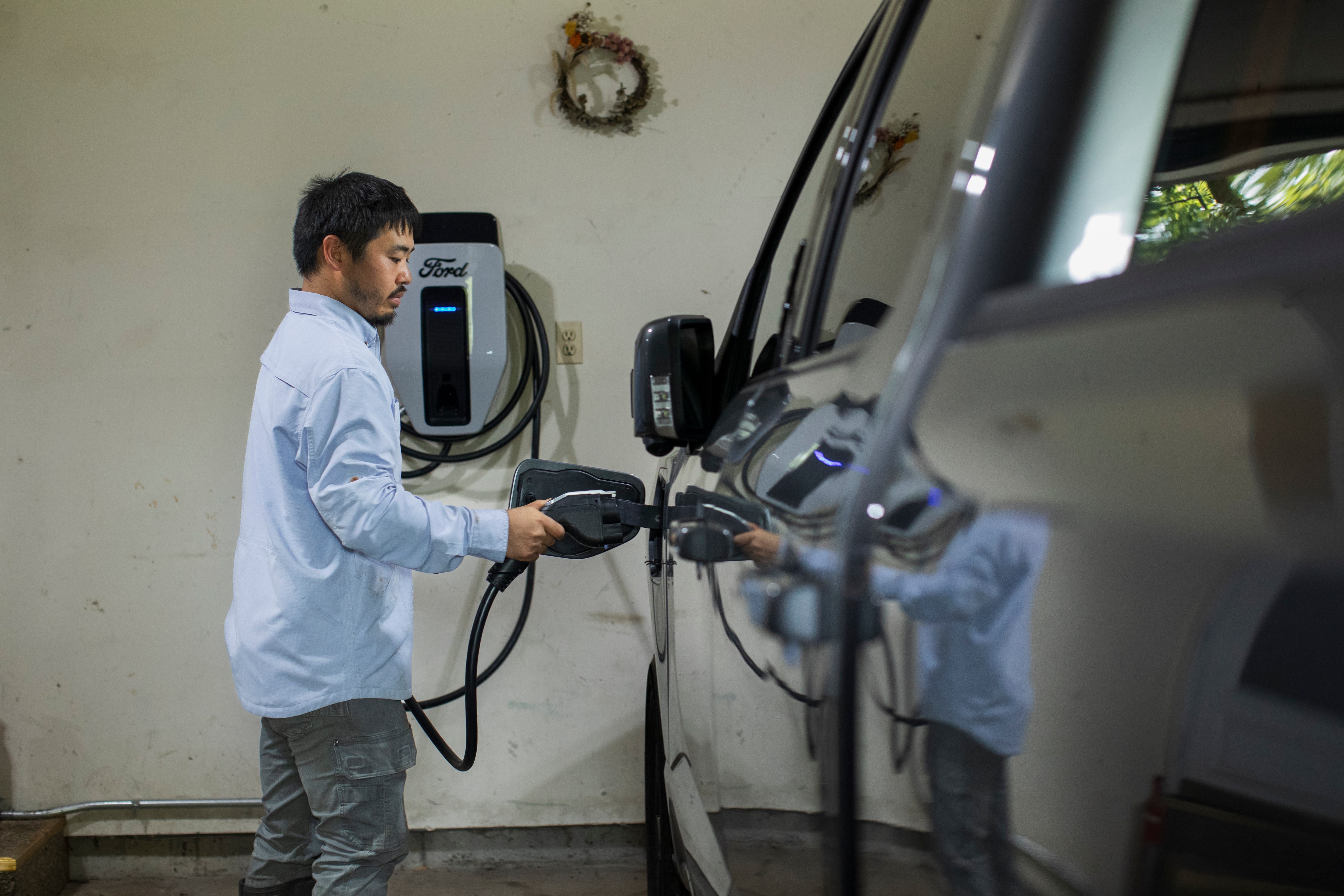 From hauling livestock and powering work to delivering flowers, see how F-150 Lightning is “a total gamechanger” for Chris Yamamoto and his seven-acre farm.
